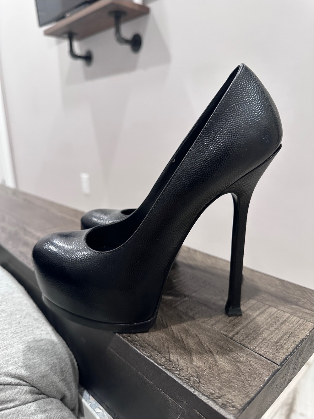Yves Saint Laurent Black Leather High Stiletto Platform Pumps